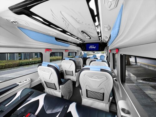 Các tuyến đường, dịch vụ nổi bật của thuê xe limousine 17 chỗ TPHCM bạn nên biết